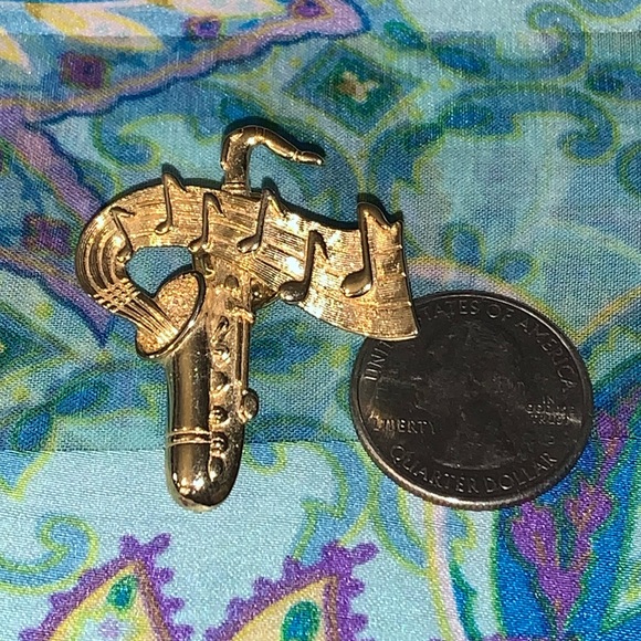 JJ Gold Tone Musical Trombone Lapel Tack Pin - Picture 13 of 13